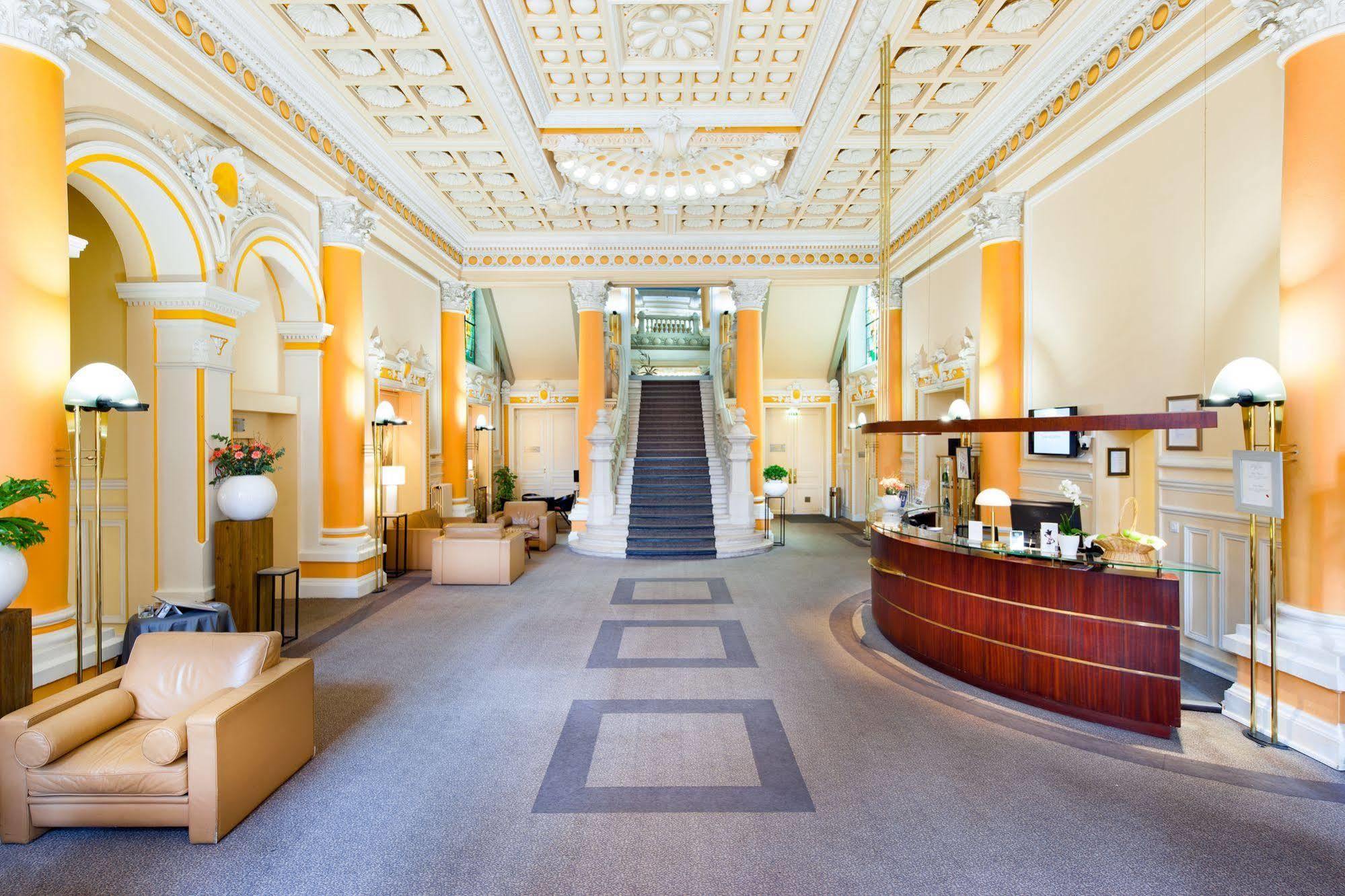 Grand Hôtel Du Tonneau D'Or Belfort Exterior foto